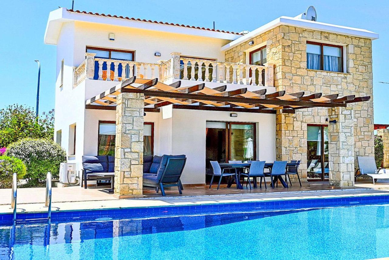 Villa Olivia Coral Peyia Exterior photo