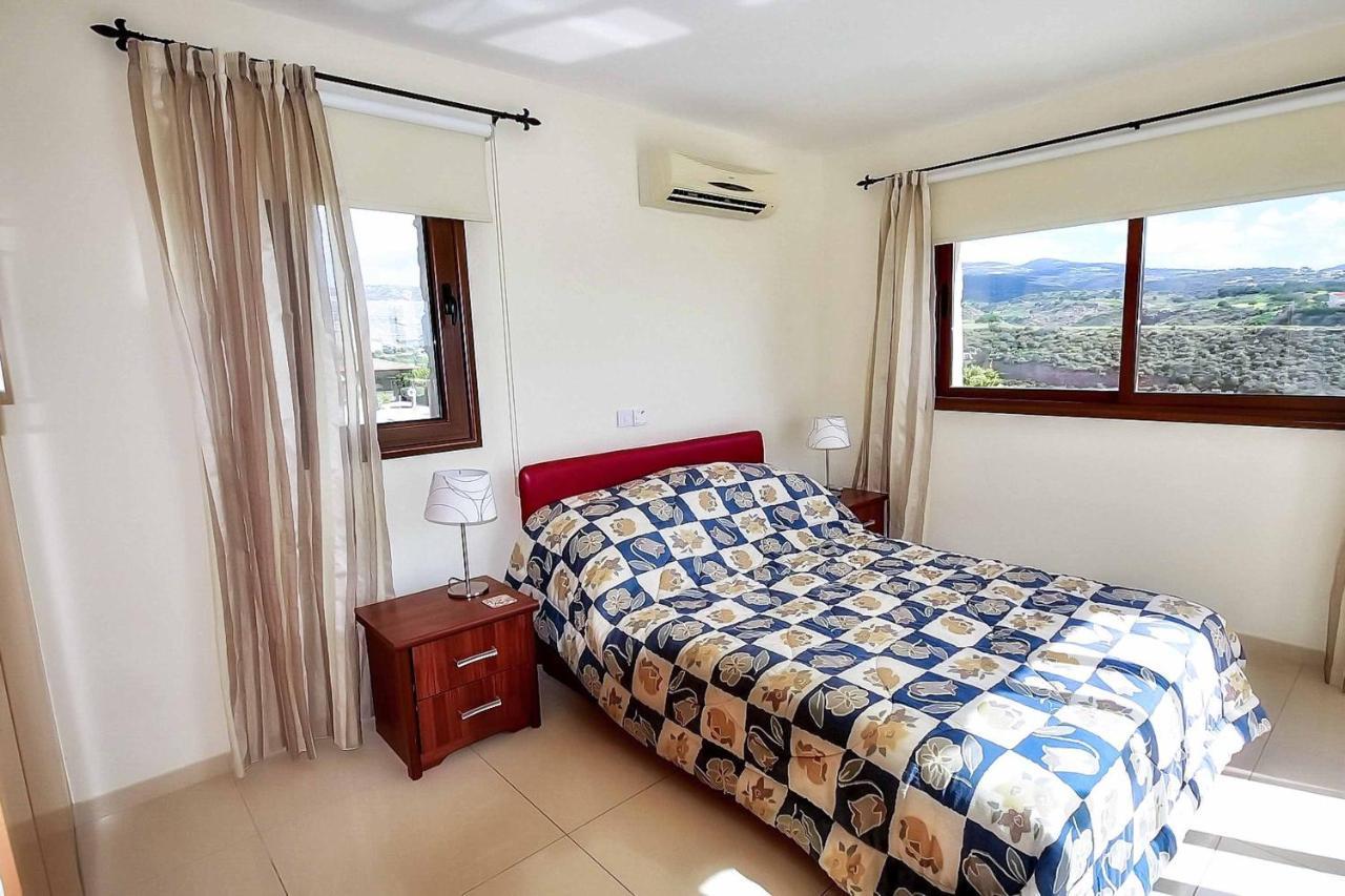Villa Olivia Coral Peyia Exterior photo