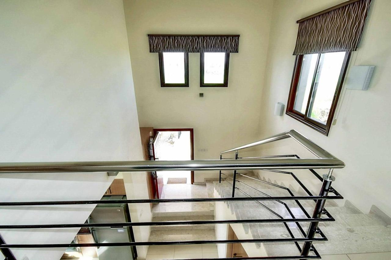 Villa Olivia Coral Peyia Exterior photo
